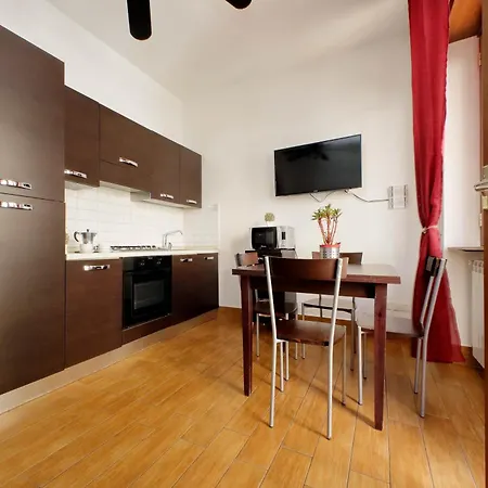 Vatican Flat Cozy With Private Court Apartment *