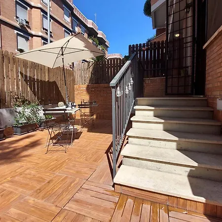 Vatican Flat Cozy With Private Court Apartment